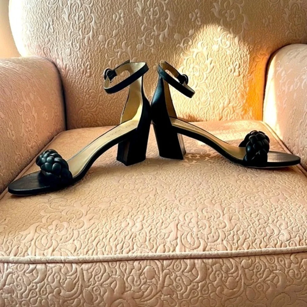 Brand New Bernardo Bethany Sandal Genuine Leather Black Heeled Braided Strap